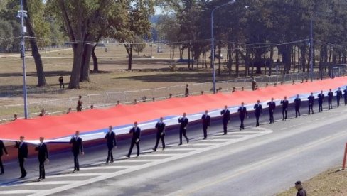 NA VOJNOJ PARADI I ZASTAVA SRBIJE DUGA 300 METARA!: Novosti sa pripadnicima VS, tokom priprema za predstojeću smotru 20. septembra
