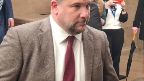 ЗАГРЕБ РУШИ КРАПОВИЋА? Односи између министра одбране и премијера Црне Горе на танкој жици