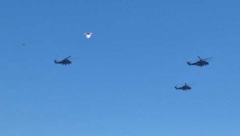 HELIKOPTERI VOJSKE SRBIJE NA NEBU BEOGRADA: Sve je spremno za vojnu vežbu Snaga jedinstva 2025 (VIDEO)