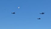 HELIKOPTERI VOJSKE SRBIJE NA NEBU BEOGRADA: Sve je spremno za vojnu vežbu Snaga jedinstva 2025 (VIDEO)