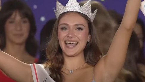 IZABRANA NOVA MISICA ITALIJE: Napravljen presedan na takmičenju - nijedna pobednica do sada nije bila ovakva (VIDEO) IZABRANA NOVA MISICA ITALIJE: Napravljen presedan na takmičenju - nijedna pobednica do sada nije bila ovakva (VIDEO)