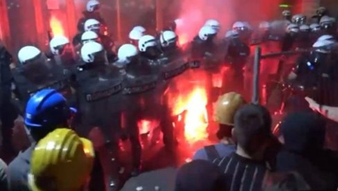 ANTIFA I BLOKADE U SRBIJI: Ista matrica nasilja i haosa ANTIFA I BLOKADE U SRBIJI: Ista matrica nasilja i haosa