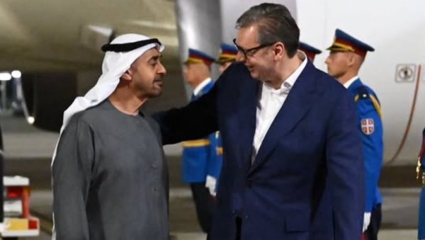 ВЕЛИКА ЧАСТ ЗА СРБИЈУ: Мохамед бин Зајед на војној паради само у нашој земљи, иако је био позван на параде и у Русији и Кини ВЕЛИКА ЧАСТ ЗА СРБИЈУ: Мохамед бин Зајед на војној паради само у нашој земљи, иако је био позван на параде и у Русији и Кини