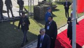 СТИВЕН СИГАЛ СТИГАО НА ВОЈНУ ПАРАДУ: Холивудски глумац међу бројним званицама у Београду (ФОТО/ВИДЕО)