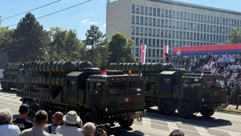 МОЋАН ФК-3 НА ВОЈНОЈ ПАРАДИ У БЕОГРАДУ: Супериорно оружје војске Србије на понос читаве нације (ВИДЕО) МОЋАН ФК-3 НА ВОЈНОЈ ПАРАДИ У БЕОГРАДУ: Супериорно оружје војске Србије на понос читаве нације (ВИДЕО)