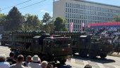 МОЋАН ФК-3 НА ВОЈНОЈ ПАРАДИ У БЕОГРАДУ: Супериорно оружје војске Србије на понос читаве нације (ВИДЕО)