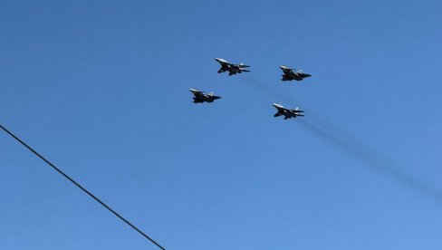 MOĆNI RAFALI NA SRPSKOM NEBU: Velikim aplauzom isprećena ubojita srpska avijacija (VIDEO) MOĆNI RAFALI NA SRPSKOM NEBU: Velikim aplauzom isprećena ubojita srpska avijacija (VIDEO)