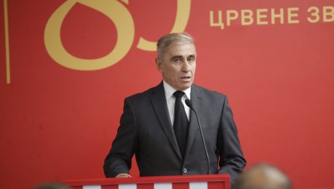 HITNO SAOPŠTENJE ZVEZDE PRED DERBI: Evo kako je Boško Đurovski, kome je pozlilo na komemoraciji povodom smrti Dejana Milovanovića