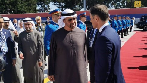BIN ZAJED PRISUSTVOM NA VOJNOJ PARADI UKAZAO VELIKU ČAST SRBIJI Mali: Uvek ćemo sa ponosom dočekivati naše prijatelje iz Emirata