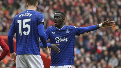 ЕВЕРТОН СЕ МУЧИ КОД КУЋЕ, А ЛИДС У ГОСТИМА: Чији негативни низ ће бити прекинут?