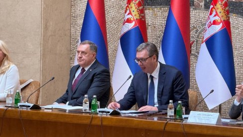 VUČIĆ O VELIKOJ VOJNOJ PARADI: NJihove su mirni mimohodi, a naša uspešnija pretnja regionu - ništa što nismo mogli da očekujemo VUČIĆ O VELIKOJ VOJNOJ PARADI: NJihove su mirni mimohodi, a naša uspešnija pretnja regionu - ništa što nismo mogli da očekujemo