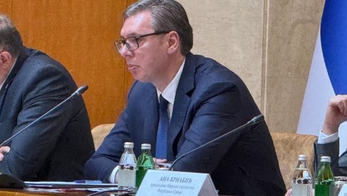 ВУЧИЋ О ФРУСТРАЦИЈАМА ЗАПАДА: Не могу да победе Русе на фронту, па би да пронађу неког кога могу