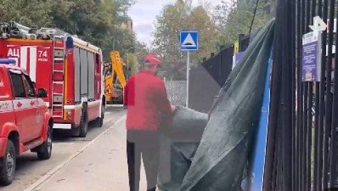 URUŠILA SE ŠKOLA, IMA MRTVIH: Strahuje se da ima i zatrpanih - velika tragedija u Moskvi URUŠILA SE ŠKOLA, IMA MRTVIH: Strahuje se da ima i zatrpanih - velika tragedija u Moskvi