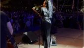 ANDREANA ČEKIĆ ZABLISTALA U VRŠCU: Zapevala pred više od 10 hiljada ljudi i napravila opštu pometnju (FOTO)