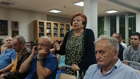 КЊИГА САБРАЛА 1100 НОСИЛАЦАЛА КАРАЂОРЂЕВЕ ЗВЕЗДЕ: Споменица међу корицама