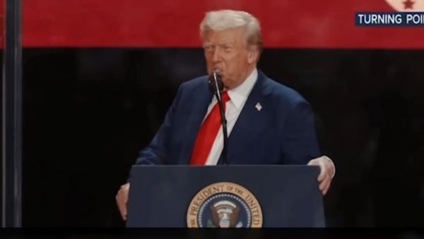 Трамп током комеморације Кирку указао на исте проблеме са којима се суочава и Србија у борби против екстремне левице (ВИДЕО)