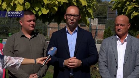 SIMIĆ: Naša obaveza da unapredimo položaj našeg naroda i u Istoku, i u Klini, i u Peći (VIDEO) SIMIĆ: Naša obaveza da unapredimo položaj našeg naroda i u Istoku, i u Klini, i u Peći (VIDEO)