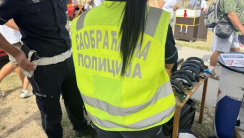 ПИЈАН СЛЕТЕО С ПУТА И УДАРИО У ДРВО: Ево колико промила алкохола му је измерила полиција ПИЈАН СЛЕТЕО С ПУТА И УДАРИО У ДРВО: Ево колико промила алкохола му је измерила полиција