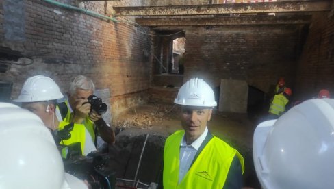 МАЛИ И СЕЛАКОВИЋ ОБИЛАЗЕ РАДОВЕ НА ИСТОРИЈСКОМ МУЗЕЈУ СРБИЈЕ: Ми као народ и држава имамо шта да покажемо (ВИДЕО)
