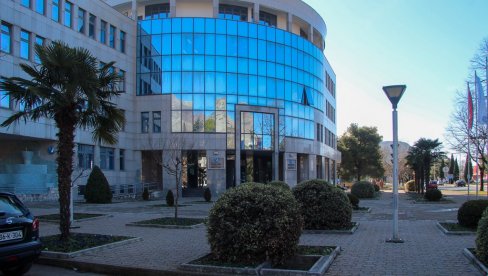 ЕЛЕКТРОПРИВРЕДА СРПСКЕ ОЧЕКУЈЕ ГУБИТАК ОД 29,5 МИЛИОНА КМ: Лоша хидрологија и скупи увоз струје притискају енергетски систем ЕЛЕКТРОПРИВРЕДА СРПСКЕ ОЧЕКУЈЕ ГУБИТАК ОД 29,5 МИЛИОНА КМ: Лоша хидрологија и скупи увоз струје притискају енергетски систем