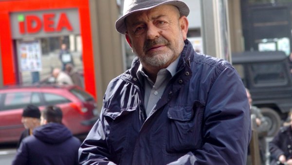 ЧОВЕК КОЈИ НИЈЕ ПРИСТАО ДА СЕ СВРСТА: Енвер Петровци (1954 - 2025), славни југословенски глумац, редитељ и педагог