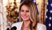 МОЋНО ИЗДАЊЕ МЕЛАНИЈЕ ТРАМП: Када је она ушетала, нико више није гледао у Трампа! (ФОТО)