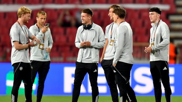 ОДУШЕВИЛИ СРБИЈУ! Ево шта су голман и ас Селтика урадили на центру Маракане пред меч са Звездом! (ФОТО)