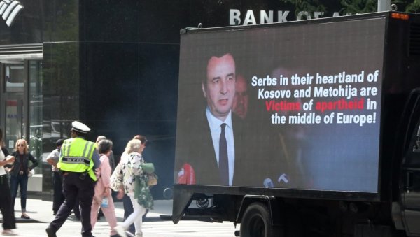 ДА АМЕРИКА ЗНА КАКО ЈЕ СРБИМА: Истина о Косову и Метохији шири се Њујорком (ФОТО)