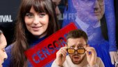 ЗА ЦЕНЗУРУ! Дакота у провидној чипки - без грудњака и гаћица