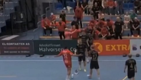 SKANDAL: Rukometaš uleteo među navijače i ovo uradio čoveku koji ga je vređao, a odluka Saveza je zaprepastila mnoge (VIDEO) SKANDAL: Rukometaš uleteo među navijače i ovo uradio čoveku koji ga je vređao, a odluka Saveza je zaprepastila mnoge (VIDEO)