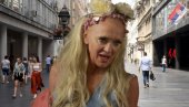 PROLAZNICI U ŠOKU: Bebi Dol uhvaćena kako peva u Knez Mihailovoj (VIDEO)