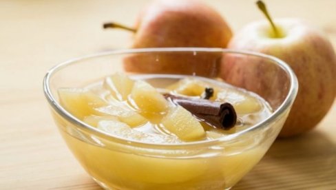 ZIMNICA KOJA MIRIŠE NA UŠUŠKANU JESEN: Recept za kompot od jabuka i krušaka ZIMNICA KOJA MIRIŠE NA UŠUŠKANU JESEN: Recept za kompot od jabuka i krušaka