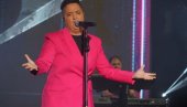MARIJA ŠERIFOVIĆ IZNERVIRANO PREKINULA KONCERT: Stvarno neko prodaje ćevape?