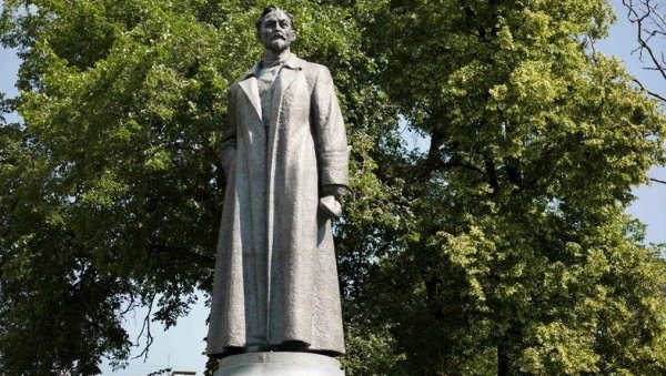 СТАЉИН ДА ИДЕ НА РЕФЕРЕНДУМ: Анализа Новости - Зашто је у Русији актуелизован повратак знамења из периода СССР