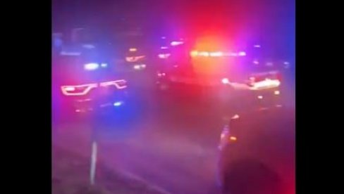 HAOS U AMERICI: Pucali sa broda na bar - Poginule tri osobe, osam ranjeno (VIDEO) HAOS U AMERICI: Pucali sa broda na bar - Poginule tri osobe, osam ranjeno (VIDEO)