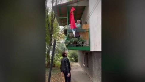 GOSPOĐA NE KRIJE ODUŠEVLJENJE! Podrška građanima koji šetaju protiv nasilja i blokada u Kotežu (VIDEO)
