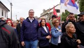 VUČIĆ PODELIO SNIMKE SLOBODNIH GRAĐANA: Ovu divnu energiju naroda moramo da usmerimo ka radu, boljitku i daljem napretku Srbije