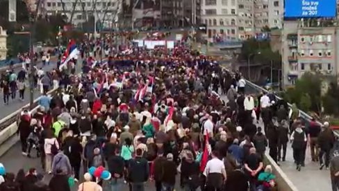 MOĆNA PORUKA SLOBODNIH GRAĐANA: Tražimo smenu rukovodstva RTS! Nije srpski ćutati (VIDEO) MOĆNA PORUKA SLOBODNIH GRAĐANA: Tražimo smenu rukovodstva RTS! Nije srpski ćutati (VIDEO)