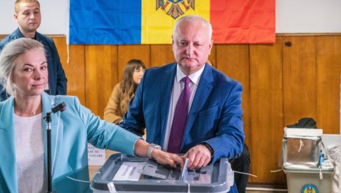 NAJNOVIJI REZULTATI IZBORA U MOLDAVIJI: Opozicione partije vode ispred vladajuće stranke, prebrojano 80 posto glasova NAJNOVIJI REZULTATI IZBORA U MOLDAVIJI: Opozicione partije vode ispred vladajuće stranke, prebrojano 80 posto glasova