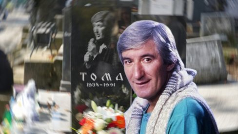 PESMA KRIJE STRAŠNU TUGU: Toma Zdravković ju je otpevao kad je saznao da umire PESMA KRIJE STRAŠNU TUGU: Toma Zdravković ju je otpevao kad je saznao da umire