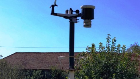 UDRUŽENJE PARAĆIN METEO KUPILO JOŠ DEVET AUTOMATSKIH MERNIH STANICA Čitava opština prati (ne)vreme UDRUŽENJE PARAĆIN METEO KUPILO JOŠ DEVET AUTOMATSKIH MERNIH STANICA Čitava opština prati (ne)vreme