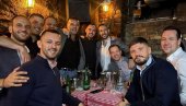 УРЕДНИК СА РТС-А У ДРУШТВУ МАНОЈЛОВИЋЕВОГ ПОКРЕТА: Ко још сумња да је јавни сервис окупиран блокадерима?