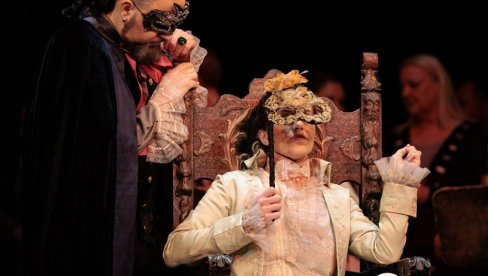 NOVA SEZONA UZ BAL POD MASKAMA: Verdijeva opera podiže zavesu nove pozorišne godine na sceni nacionalnog teatra u Beogradu NOVA SEZONA UZ BAL POD MASKAMA: Verdijeva opera podiže zavesu nove pozorišne godine na sceni nacionalnog teatra u Beogradu