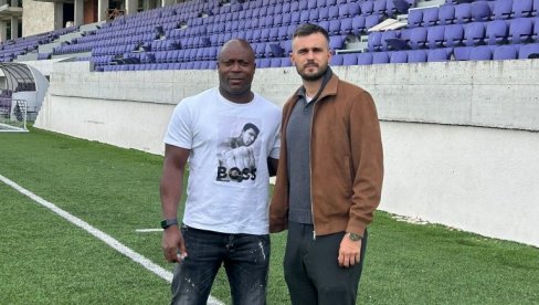 LEGENDA PREMIJER LIGE U POSETI GRAFIČARU: Oduševljen radom sa talentima, susret o kome će se pričati LEGENDA PREMIJER LIGE U POSETI GRAFIČARU: Oduševljen radom sa talentima, susret o kome će se pričati