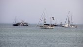 РОЈТЕРС ТВРДИ: Непозната пловила пришла међународној флотили за Газу