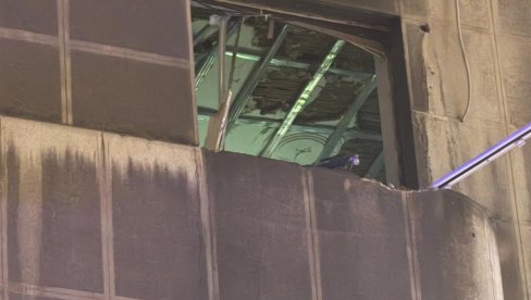 ЕКСПЛОЗИЈА ОДНЕЛА ЖИВОТ: Трагичан биланс несреће у Косовској улици у центру Београда (ВИДЕО/ФОТО) ЕКСПЛОЗИЈА ОДНЕЛА ЖИВОТ: Трагичан биланс несреће у Косовској улици у центру Београда (ВИДЕО/ФОТО)