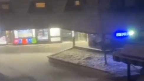 PAO PRVI SNEG U SRBIJI: Pogledajte prizore sa Kopaonika, očekuje se i do pola metra snežnog pokrivača (VIDEO) PAO PRVI SNEG U SRBIJI: Pogledajte prizore sa Kopaonika, očekuje se i do pola metra snežnog pokrivača (VIDEO)