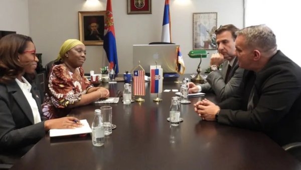 УНАПРЕДИТИ ПРОГРАМ СТИПЕНДИЈА СВЕТ У СРБИЈИ: Дејан Вук Станковић разговарао са  министарком из Либерије Саром Бајсолоу Њанти