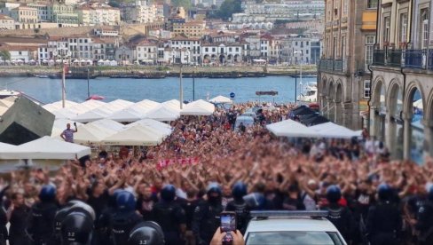 PRENOS, Porto - Crvena zvezda: Delije digle Portugal na noge! (VIDEO) PRENOS, Porto - Crvena zvezda: Delije digle Portugal na noge! (VIDEO)