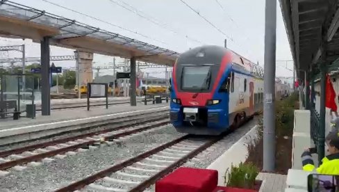 ZA MANJE OD 70 MINUTA: Brzi voz u kom je predsednik Vučić stigao iz Beograda u Suboticu (VIDEO)